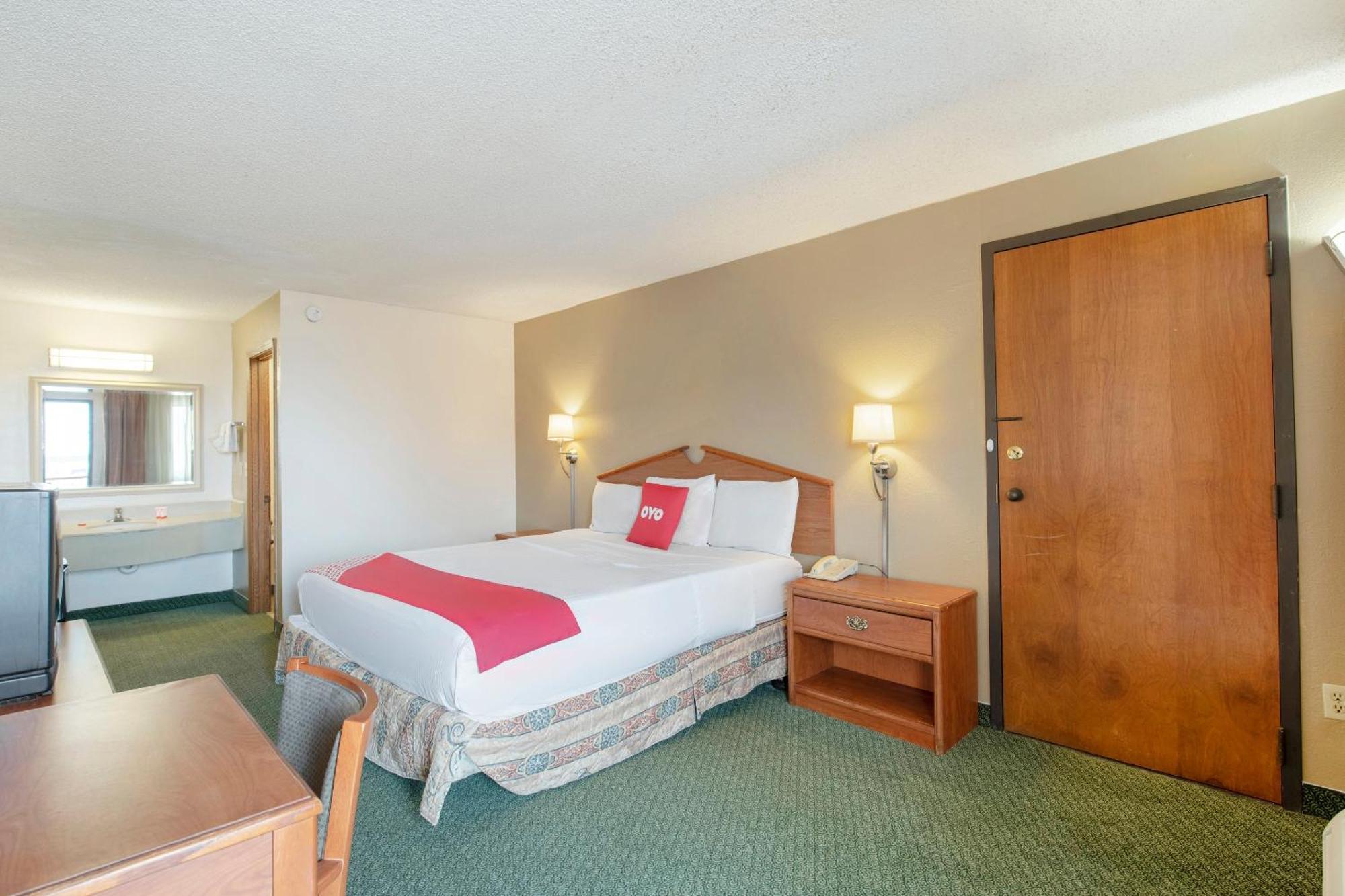 Oyo Hotel Tulsa International Airport ภายนอก รูปภาพ