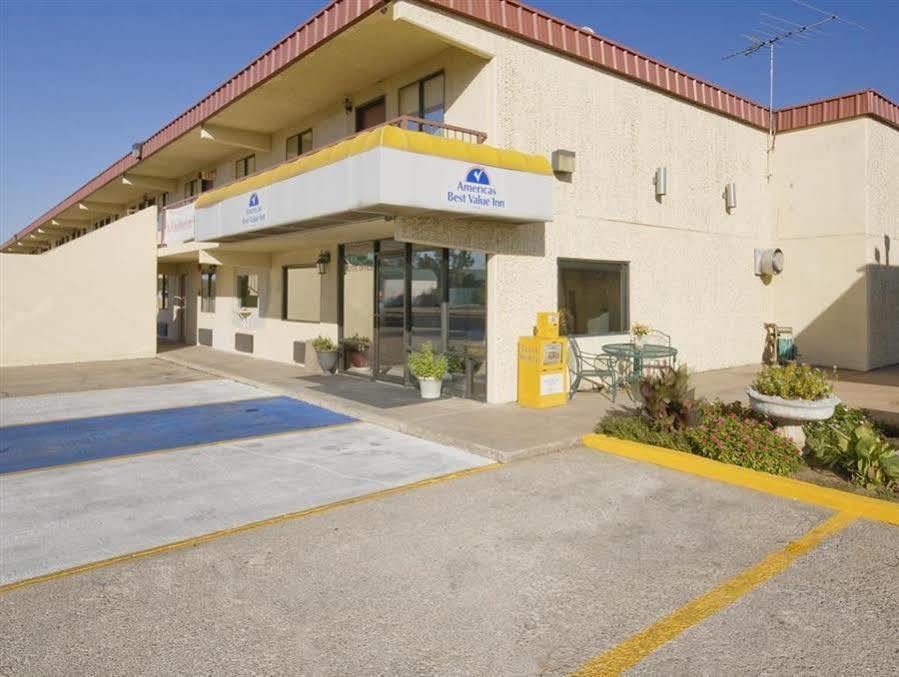 Oyo Hotel Tulsa International Airport ภายนอก รูปภาพ